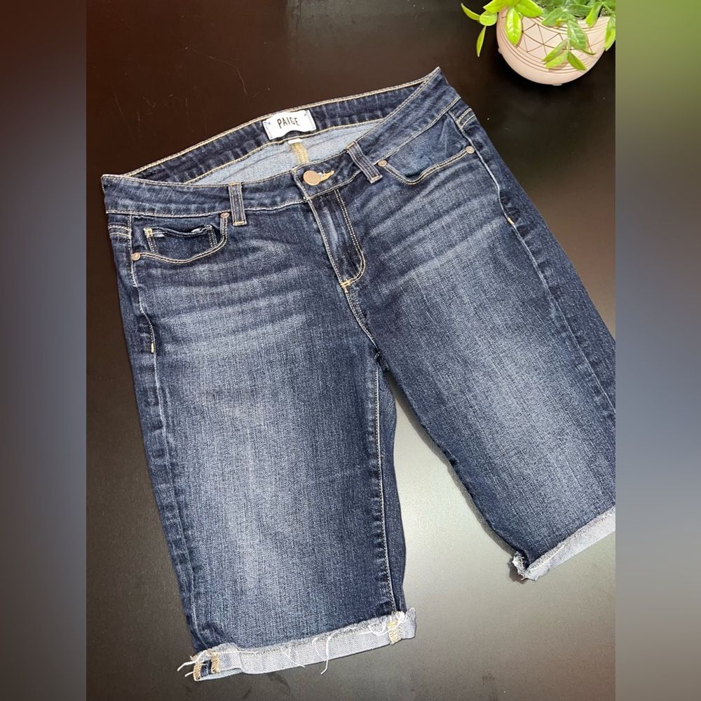 PAIGE Jax Knee Bermuda Mazetti Dark Blue Jean Shorts Size 28 EUC